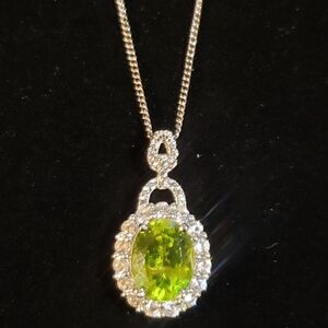 Elegant Silver and Green Pendant Necklace
